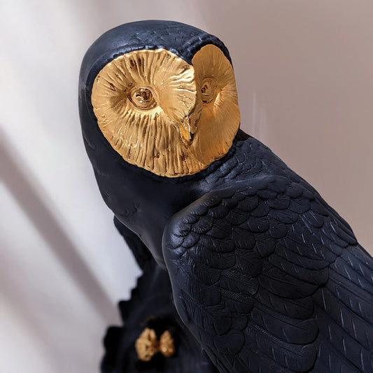 4 Owl-stralian Landmarks - 01009692 Lladro Owl Sculpture Black-gold Limited Edition - Window 2 Close-up