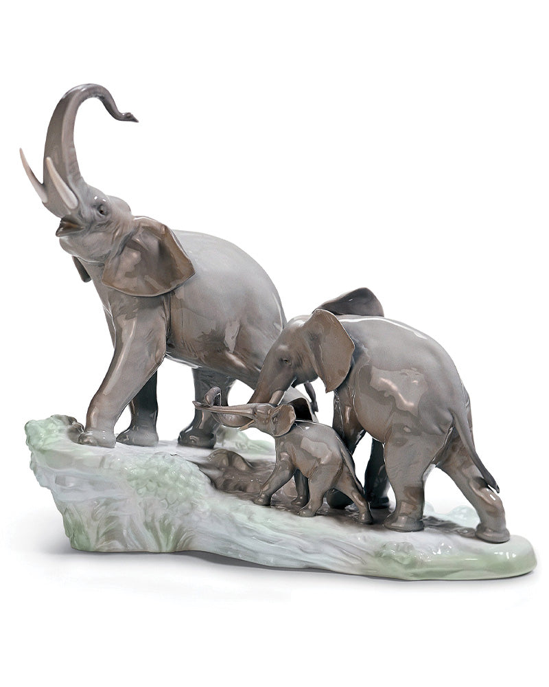 Lladró Elephants Walking Figurine FormFluent