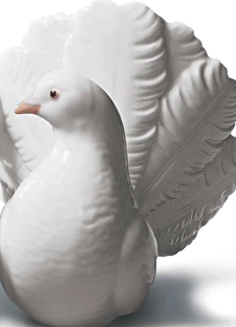 Lladró Couple of Doves Figurine Sculpture by Lladró at FormFluent