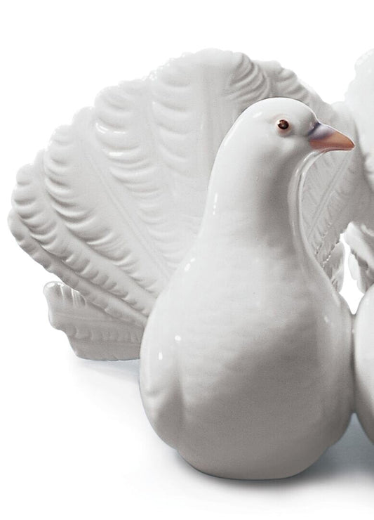 Lladró Couple of Doves Figurine by Lladró at FormFluent
