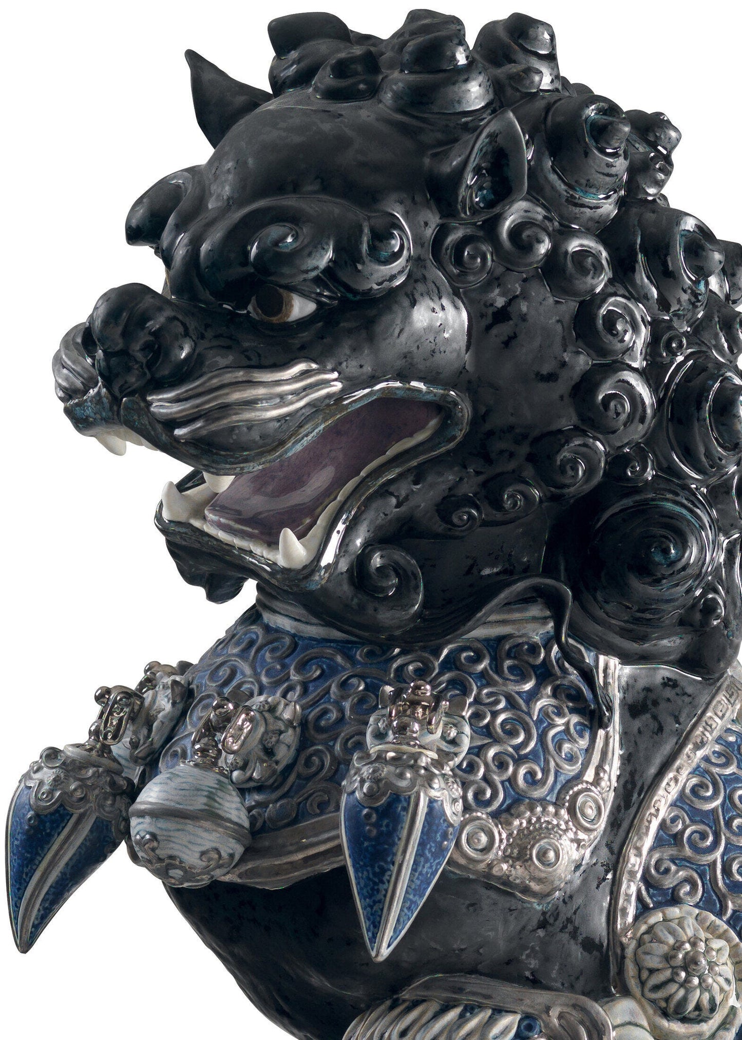 Lladró Guardian Lioness Sculpture Black Limited Edition FormFluent