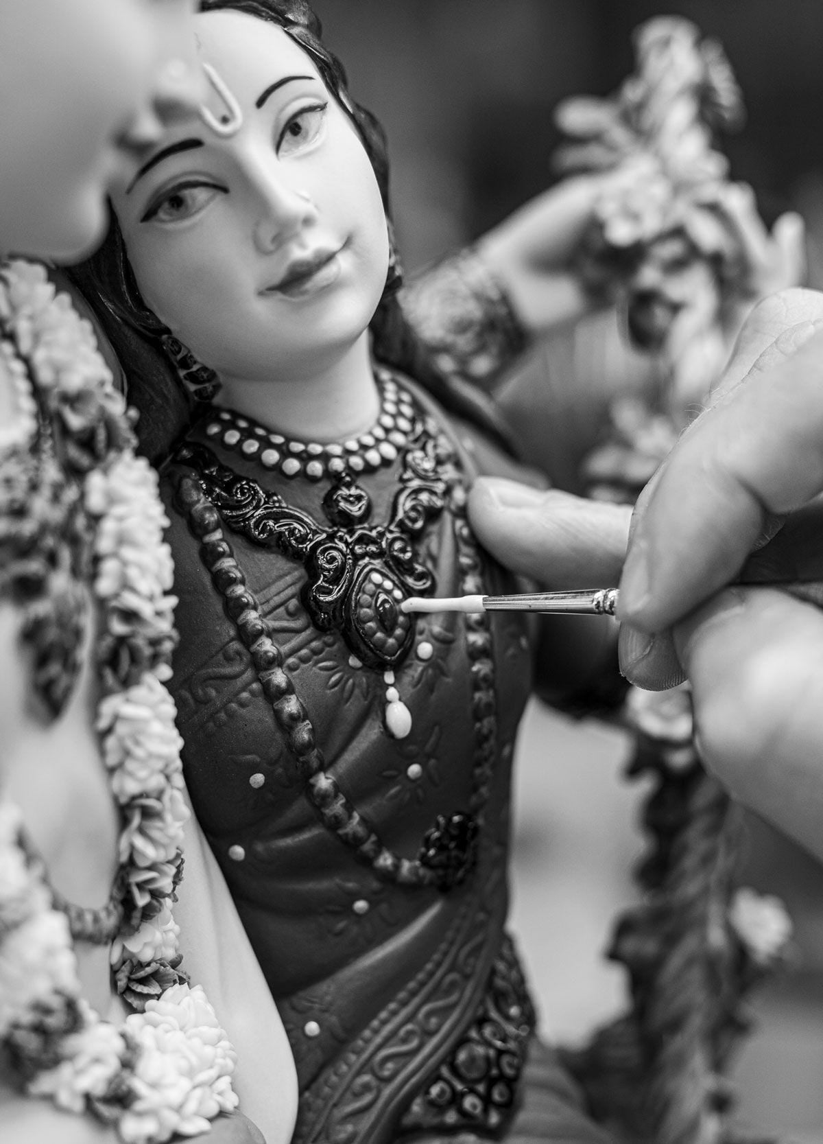 Lladró Radha Krishna on a Swing Limited Edition   FormFluent