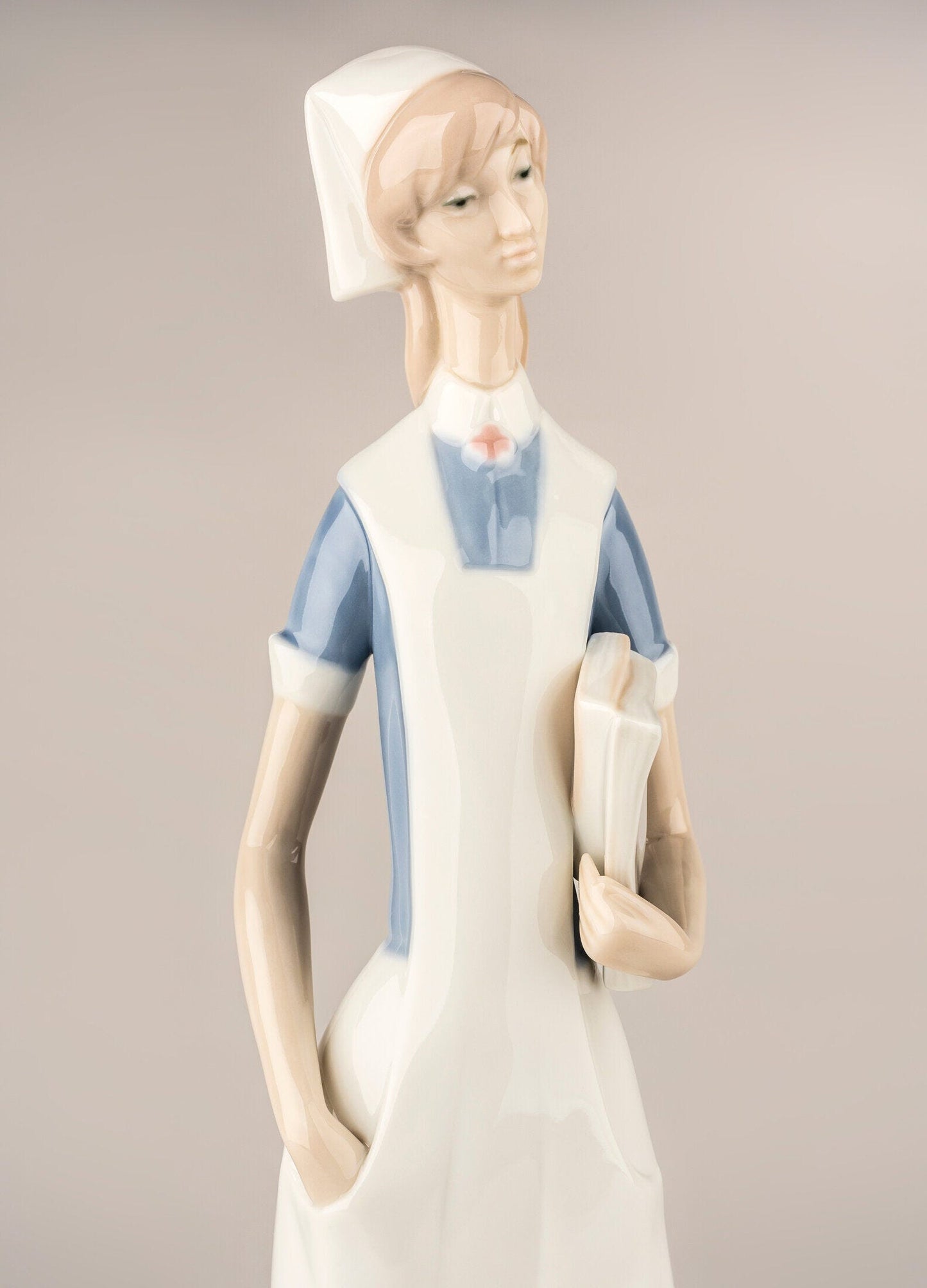 Lladró Nurse Figurine FormFluent