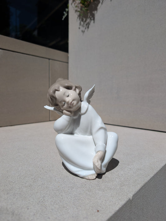 Buy Authentic Lladró Lladró Angel Dreaming Figurine - FormFluent Sydney Australia