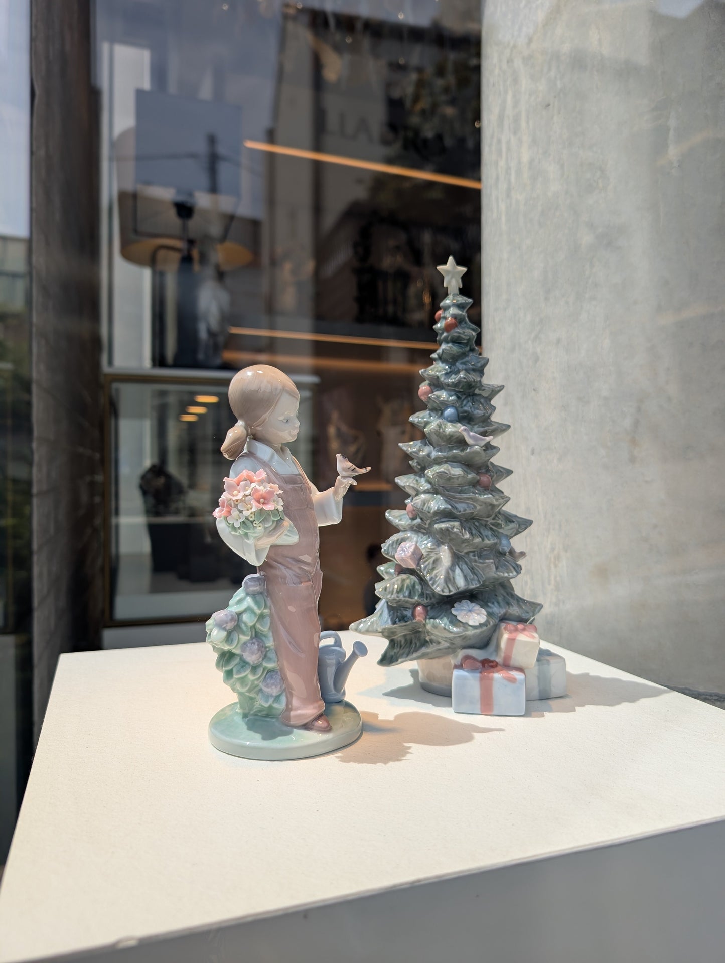 Buy Authentic Lladró Lladró Spring Girl Figurine Sculpture - FormFluent Sydney Australia