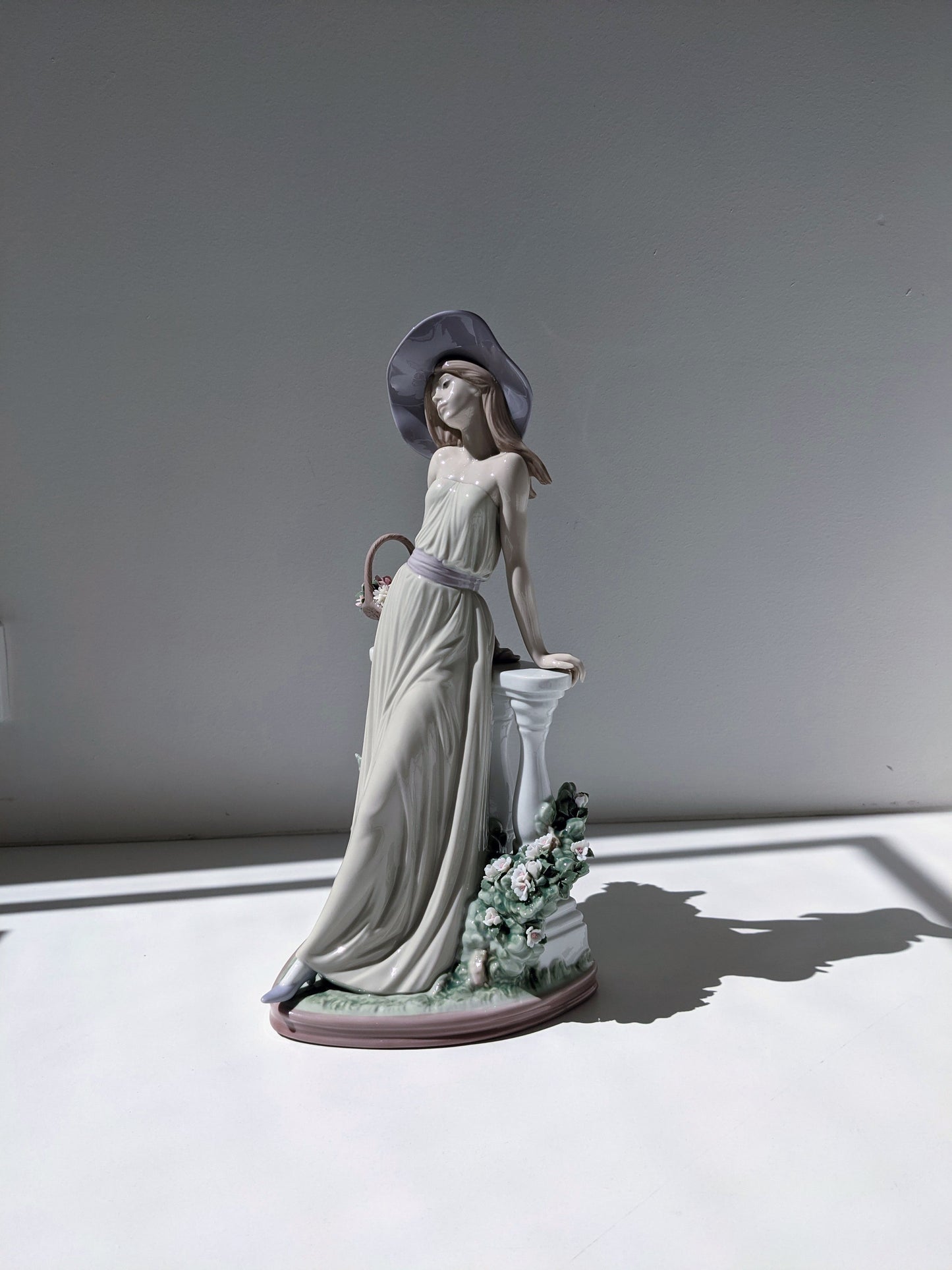 Buy Authentic Lladró Lladró Time for Reflection Woman Figurine - FormFluent Sydney Australia
