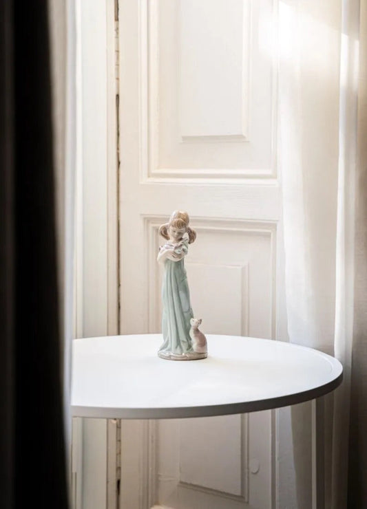 Lladró Don't Forget Me Girl Cat Figurine Sculpture by Lladró at FormFluent