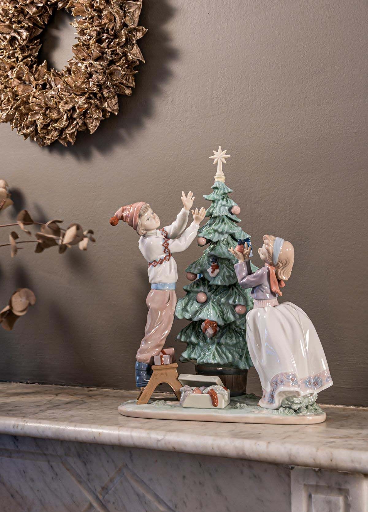 Buy Authentic Lladró Lladró Trimming The Tree Figurine Sculpture - FormFluent Sydney Australia