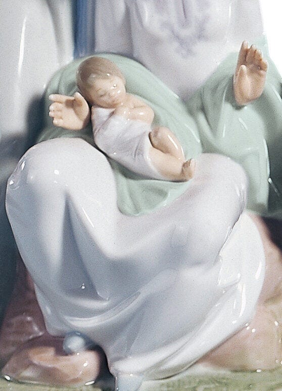 Lladró Joyful Event Nativity Figurine FormFluent