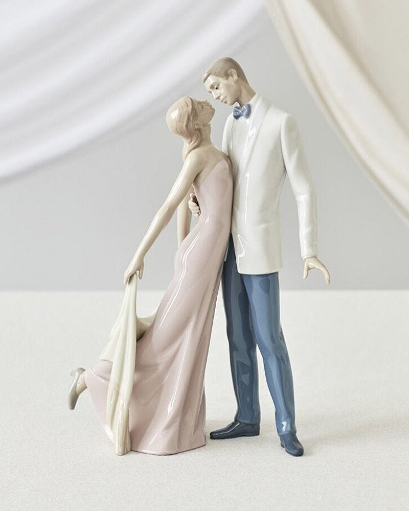 Lladró Happy Anniversary Couple Figurines FormFluent