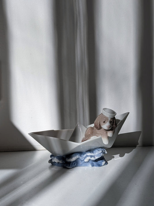 Lladró Little Stowaway Dog Figurine FormFluent