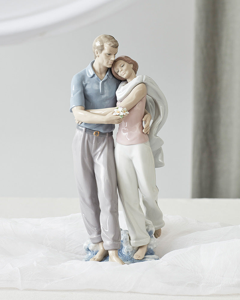 Lladró You're Everything to Me Couple Figurine FormFluent