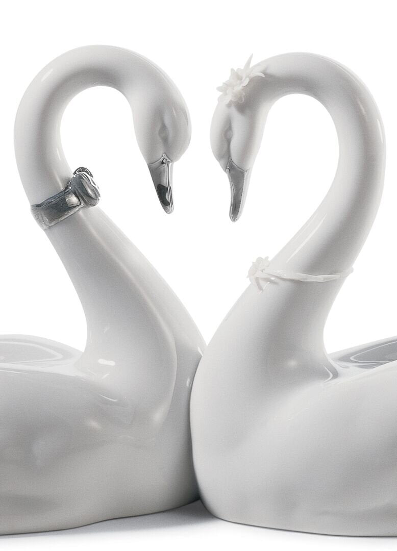 Endless Love Swans Figurine (Gold Lustre/ Silver Lustre / Pastel/ Cake Topper) - FormFluent