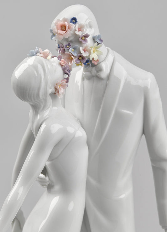 Lladró Love I Couple Figurine by Committee Team  Sculpture FormFluent