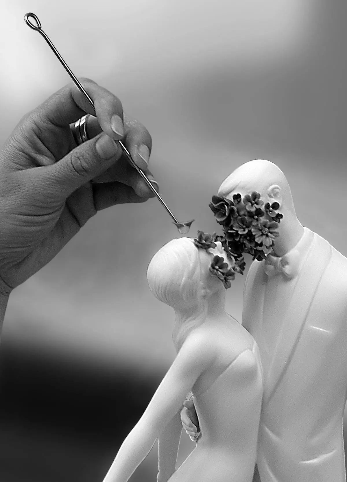 Lladró Love I Blossoms Couple Figurine by Committee Team Sculpture by Lladró at FormFluent