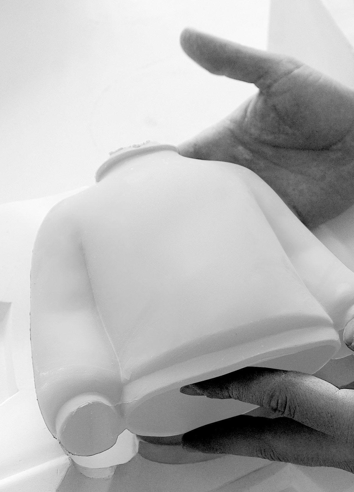Lladró The White Guest Sculpture Large Model Sculpture FormFluent