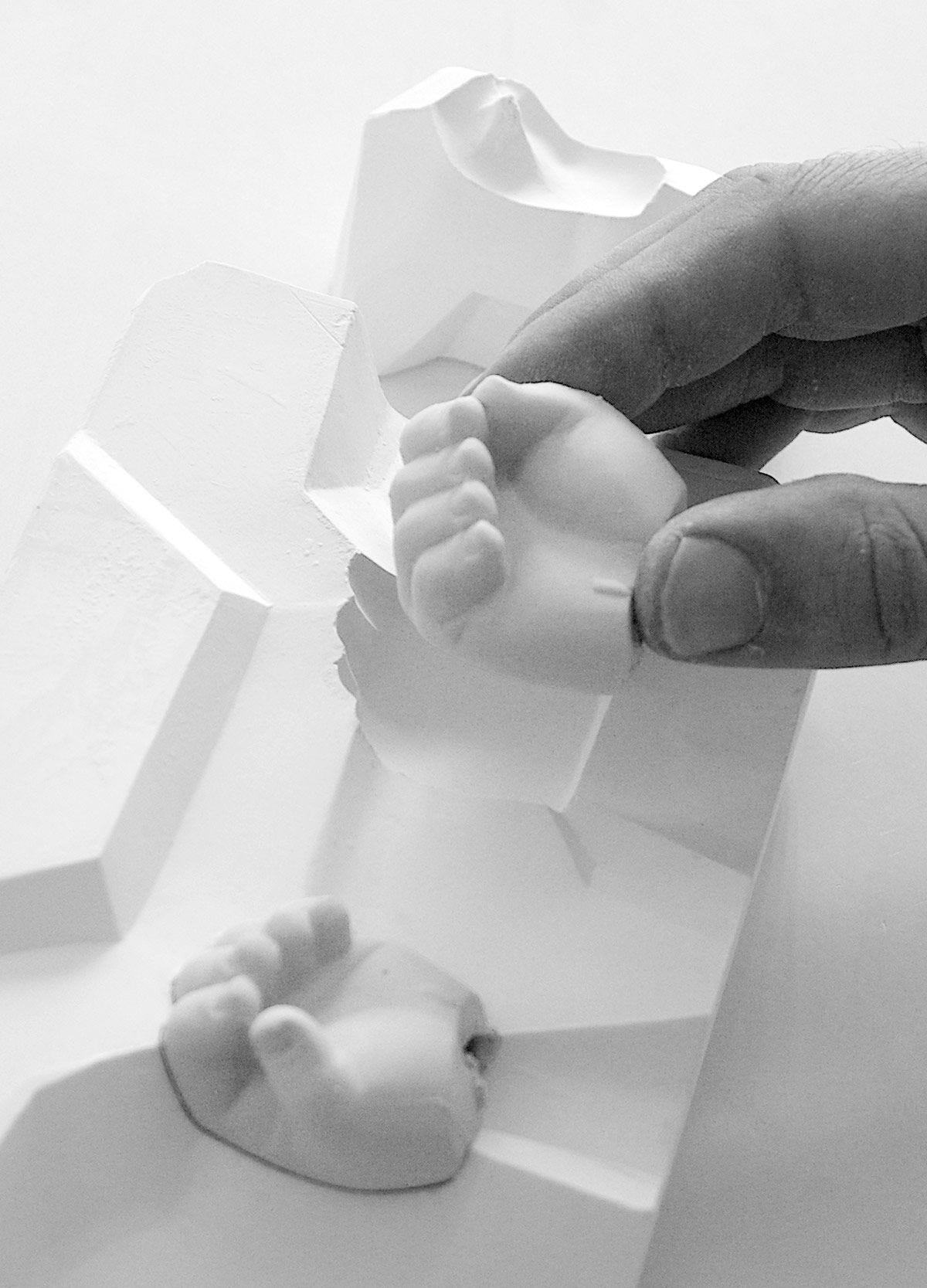 Lladró The White Guest Sculpture Large Model Sculpture FormFluent