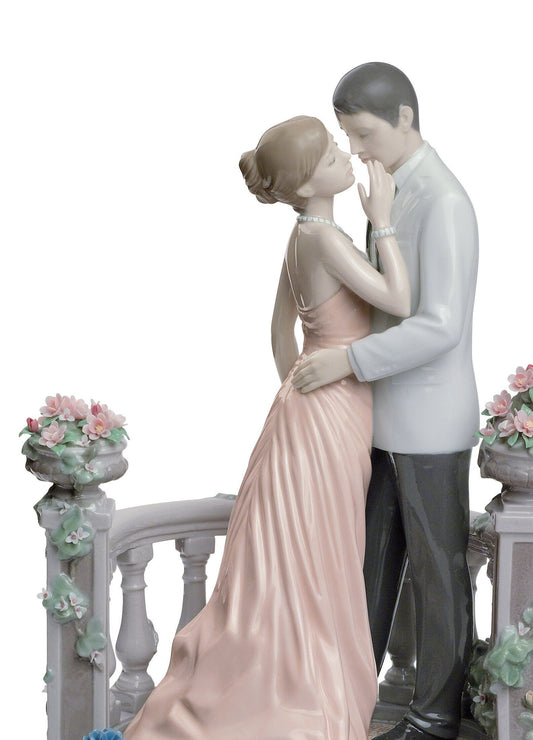 Lladró Moonlight Love Couple Figurine Limited Edition Sculpture FormFluent