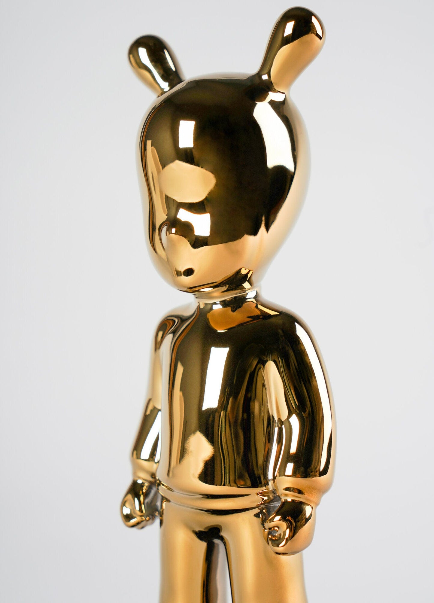 Lladró The Golden Guest Sculpture Small Model Sculpture FormFluent