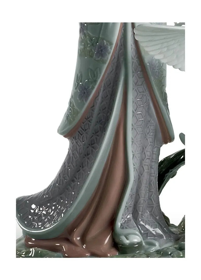 Lladró Japanese Portrait Woman Figurine Sculpture by Lladró at FormFluent