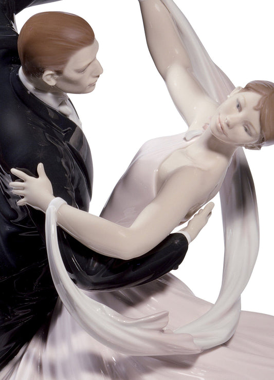 Lladró Elegant Foxtrot Couple Figurine Limited Edition   FormFluent