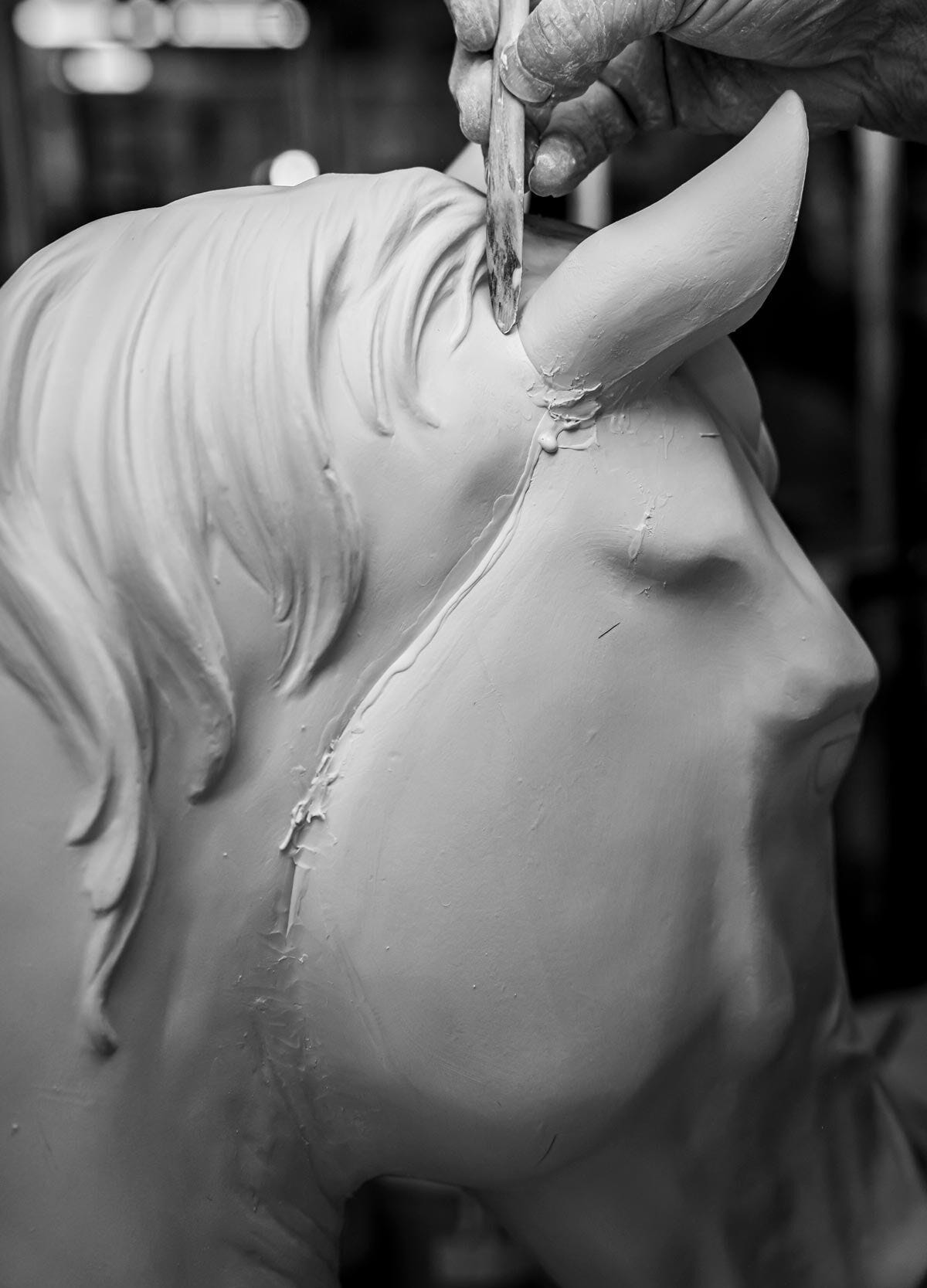 Lladró Lladró A True Friend Woman and Horse Figurine (Limited Edition) - FormFluent Sydney Australia