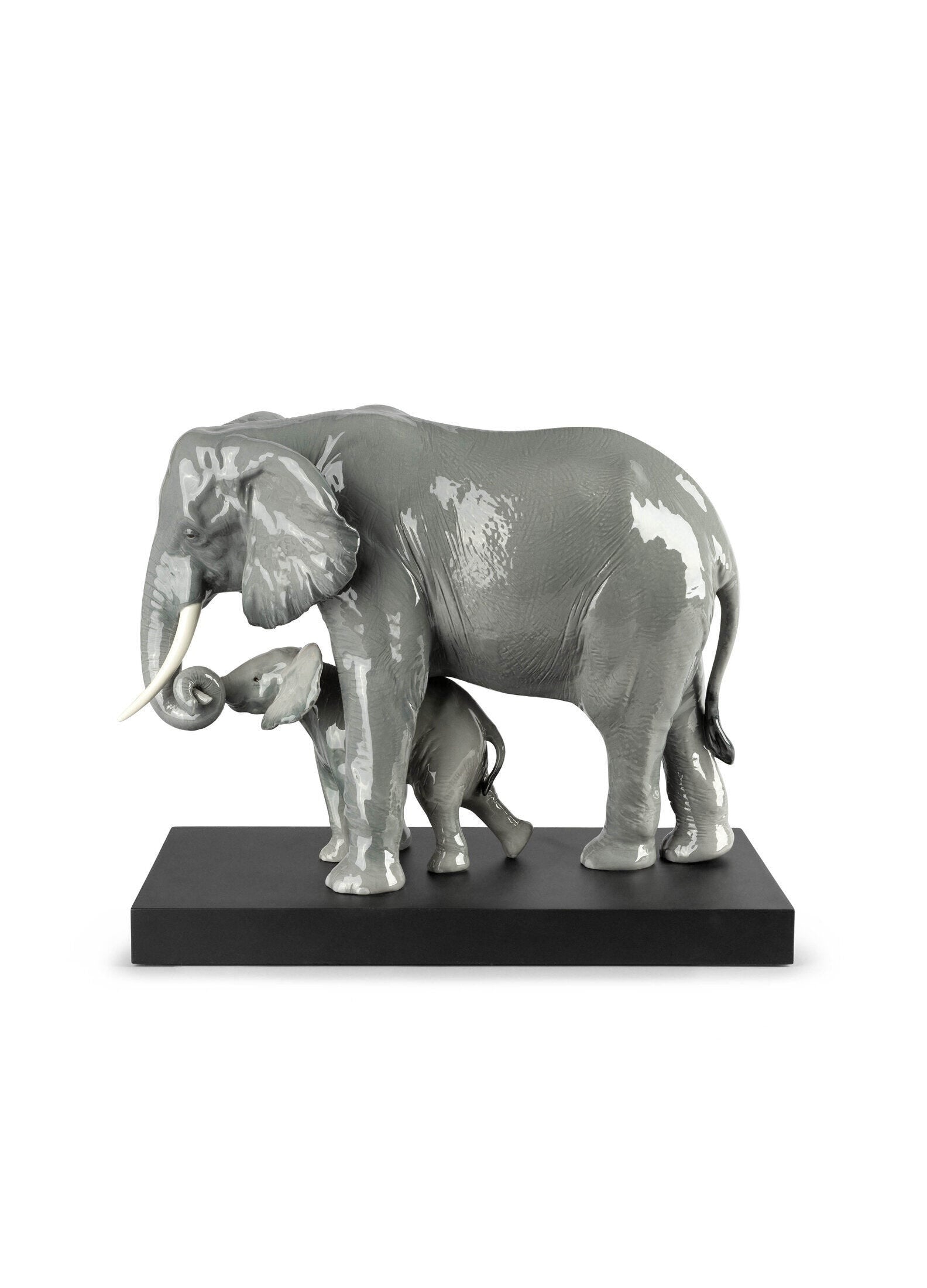 Buy Authentic Lladró Lladró Leading The Way Elephants Sculpture Sculpture - FormFluent Sydney Australia