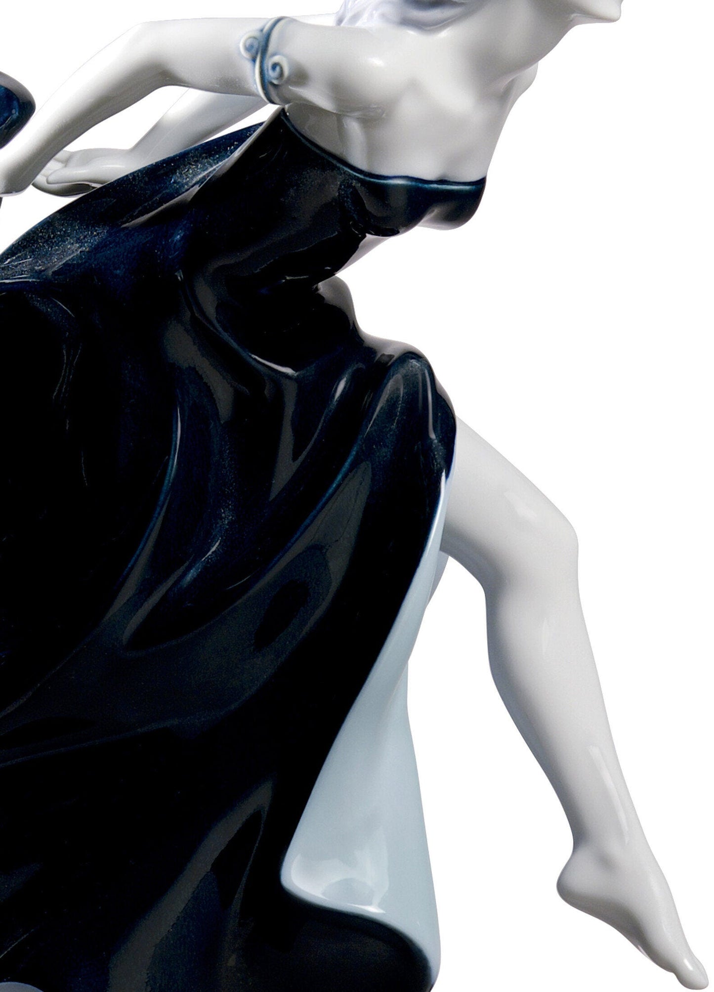 Lladró Night Approaches Women Figurine Limited Edition FormFluent