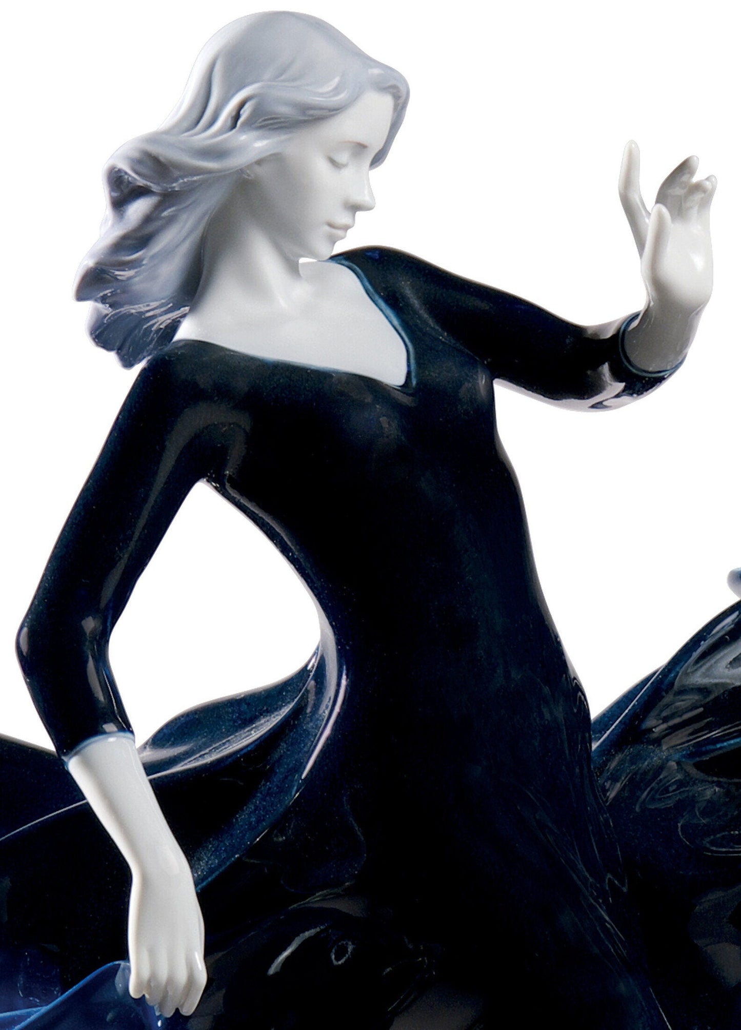 Lladró Night Approaches Women Figurine Limited Edition FormFluent