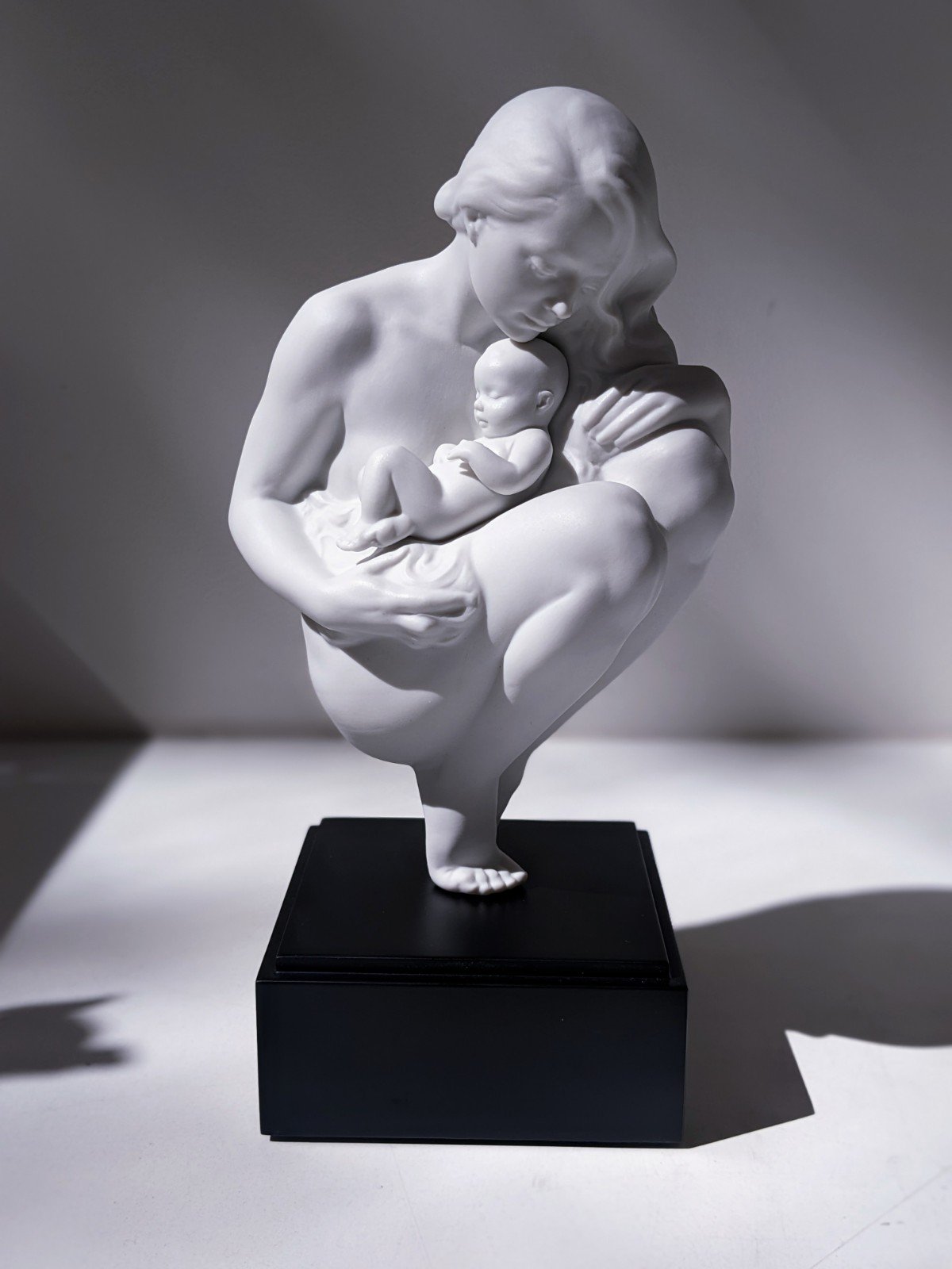 Buy Authentic Lladró Lladró Love's Bond Mother Figurine  - FormFluent Sydney Australia