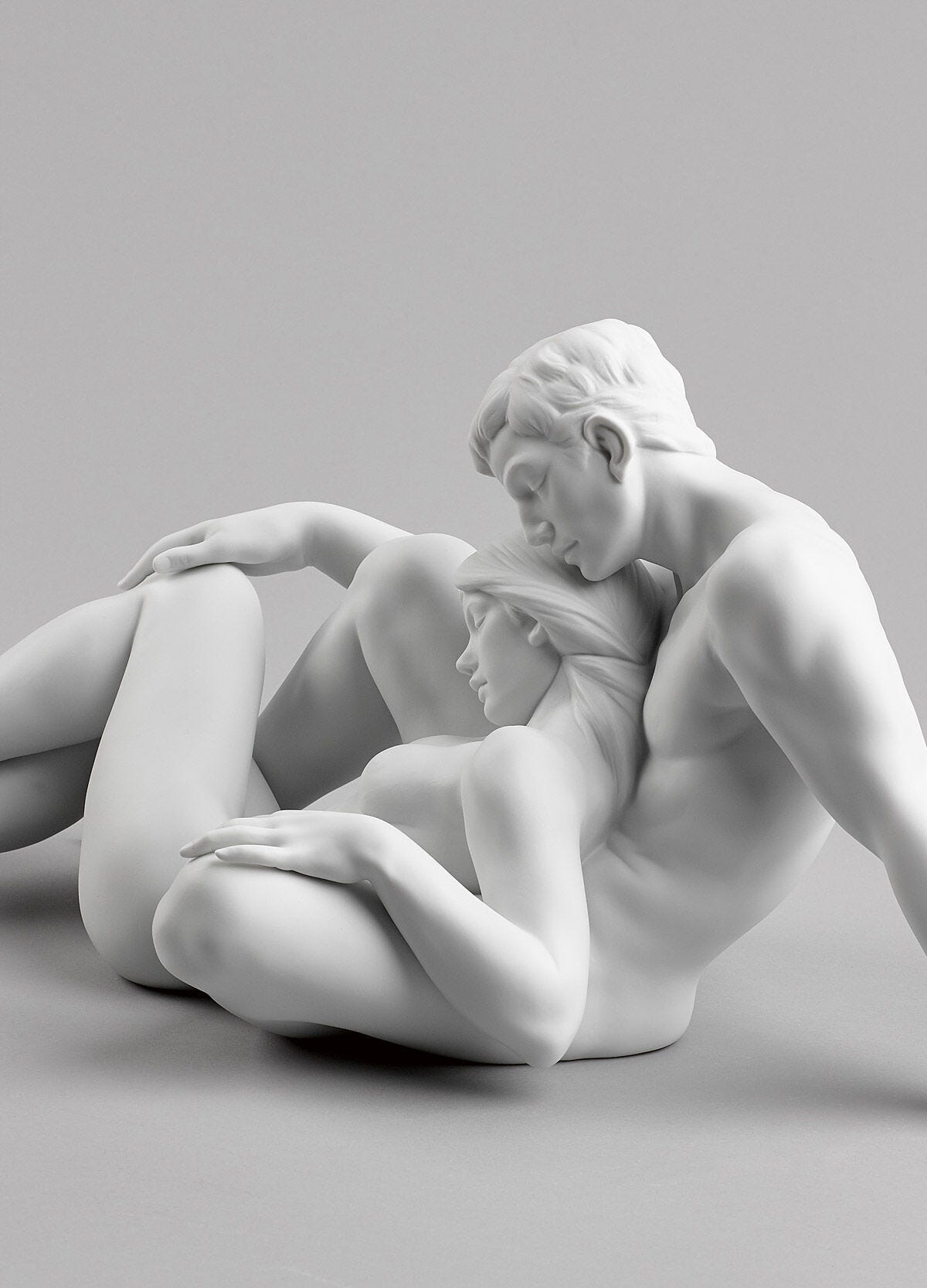 Lladró Lladró An Everlasting Moment Couple Sculpture - FormFluent Sydney Australia