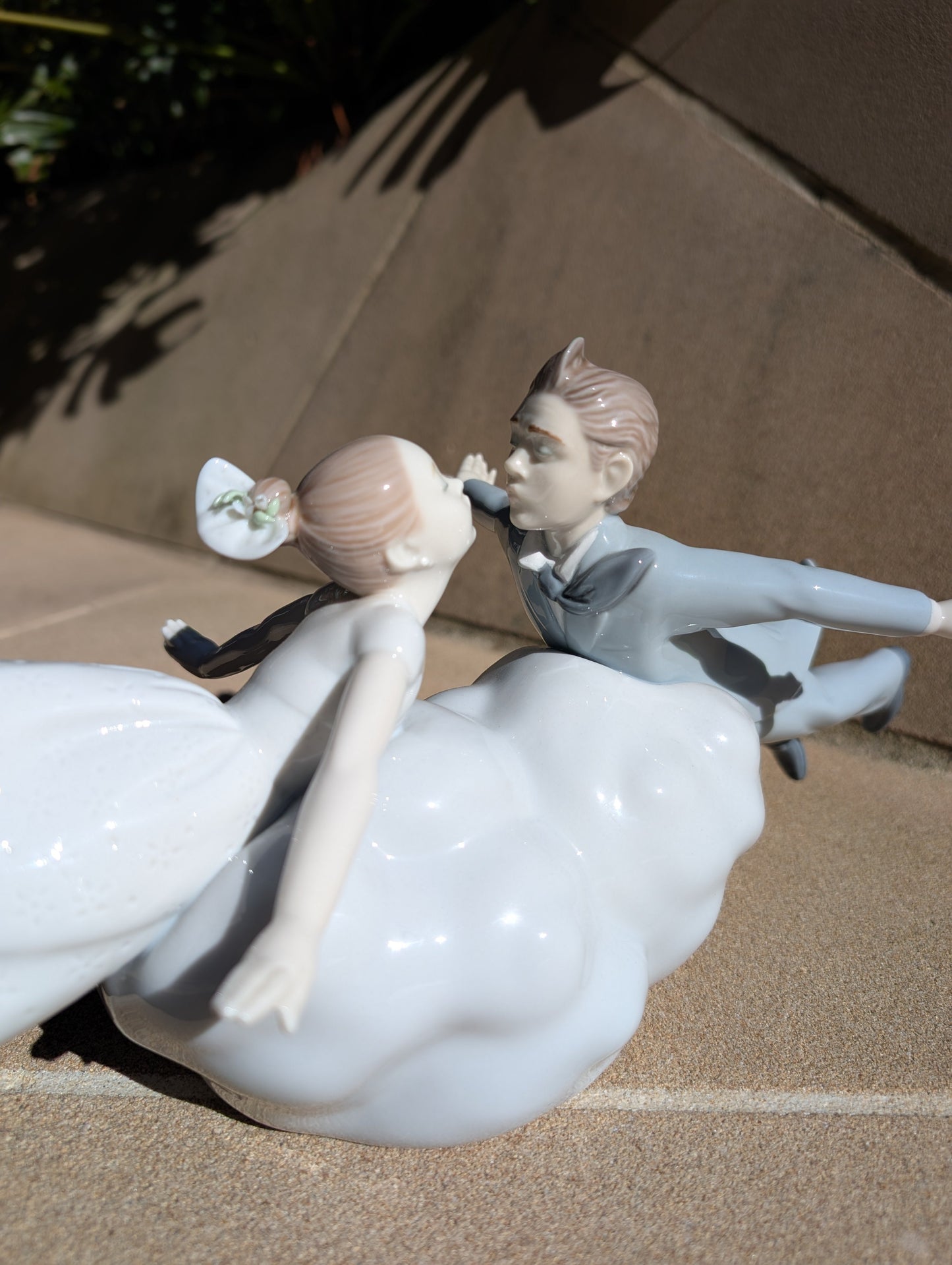 Lladró Lladró Wedding in the Air Couple Figurine - FormFluent Sydney Australia