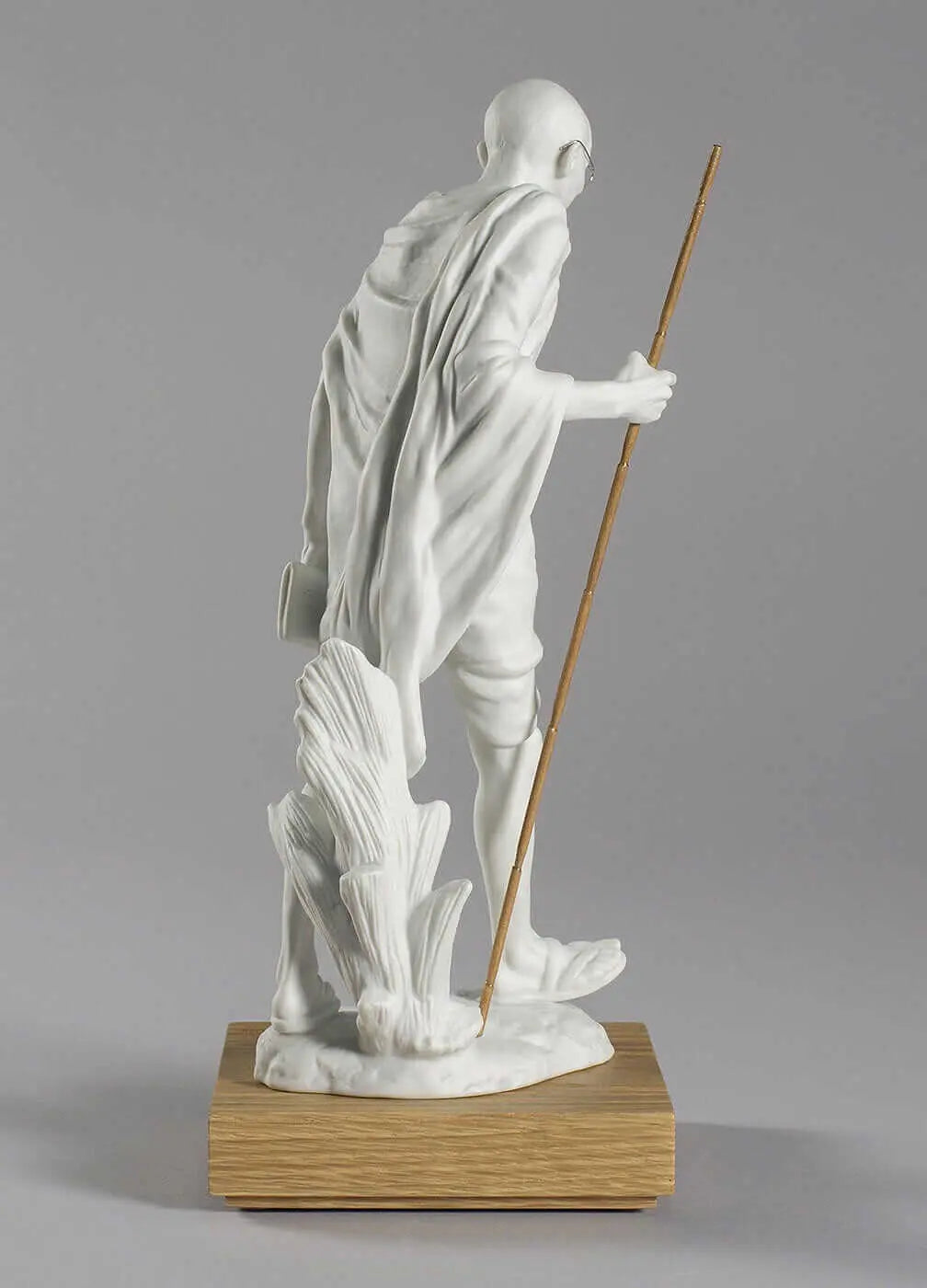 Lladró Mahatma Gandhi Figurine. White Sculpture by Lladró at FormFluent