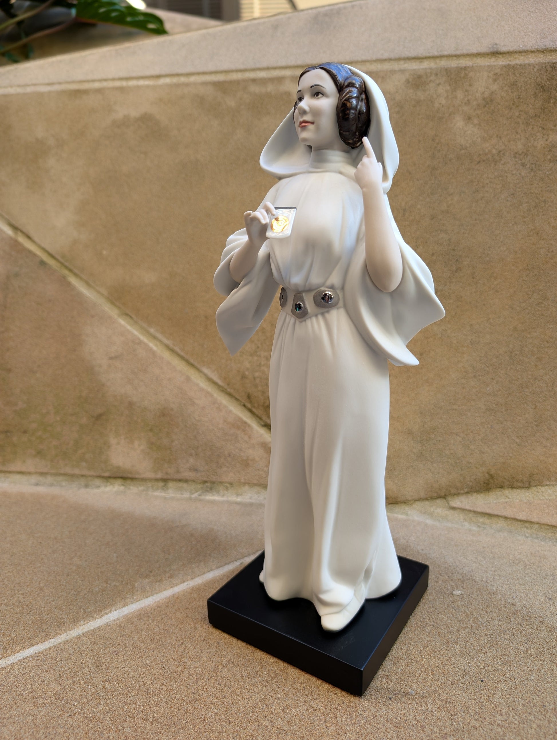 Buy Authentic Lladró Lladró Official Princess Leia™'s New Hope Star Wars Figurine  - FormFluent Sydney Australia