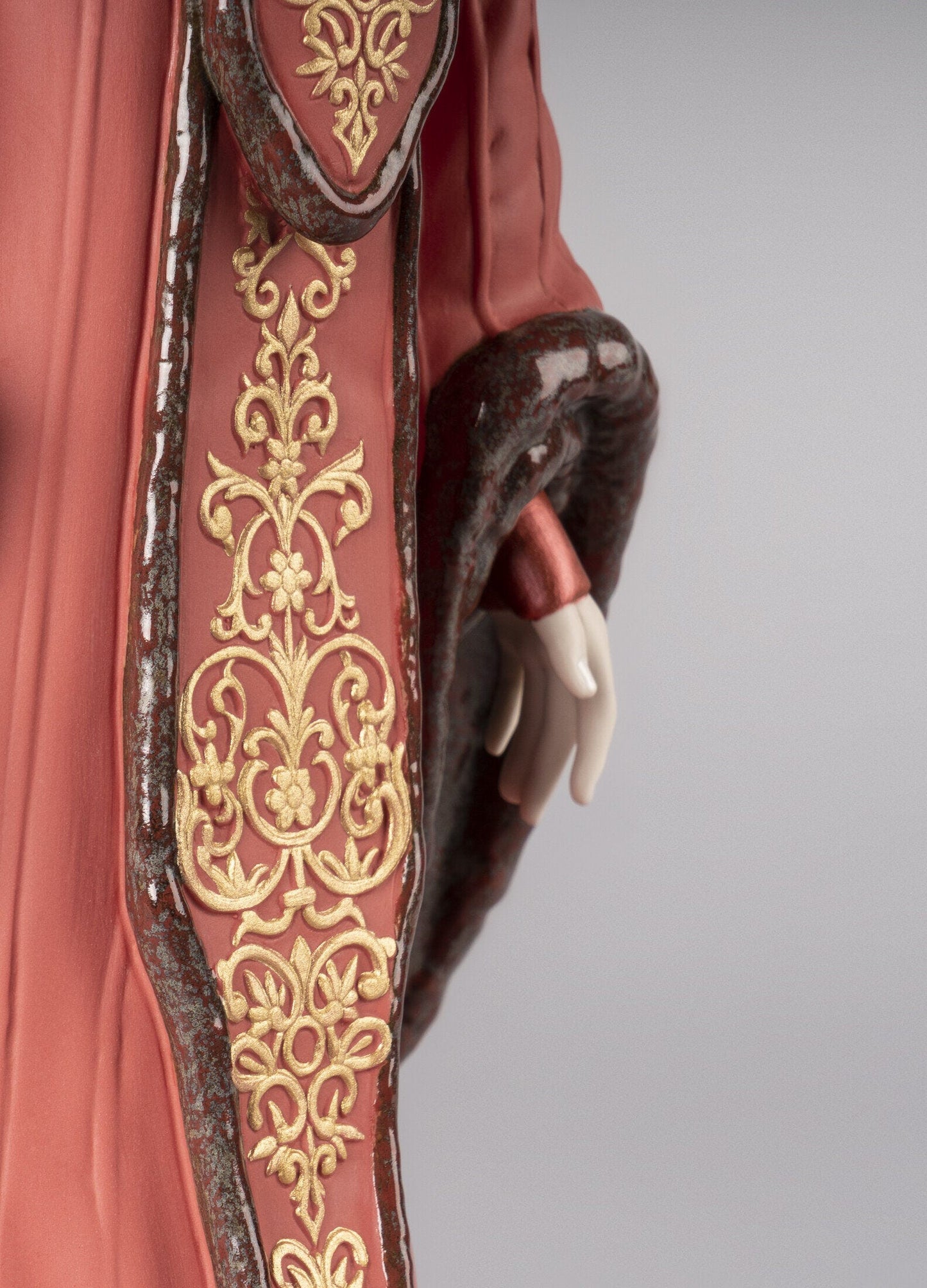 Lladró Official Queen Amidala™ In The Throne Room Star Wars Limited Edition   FormFluent