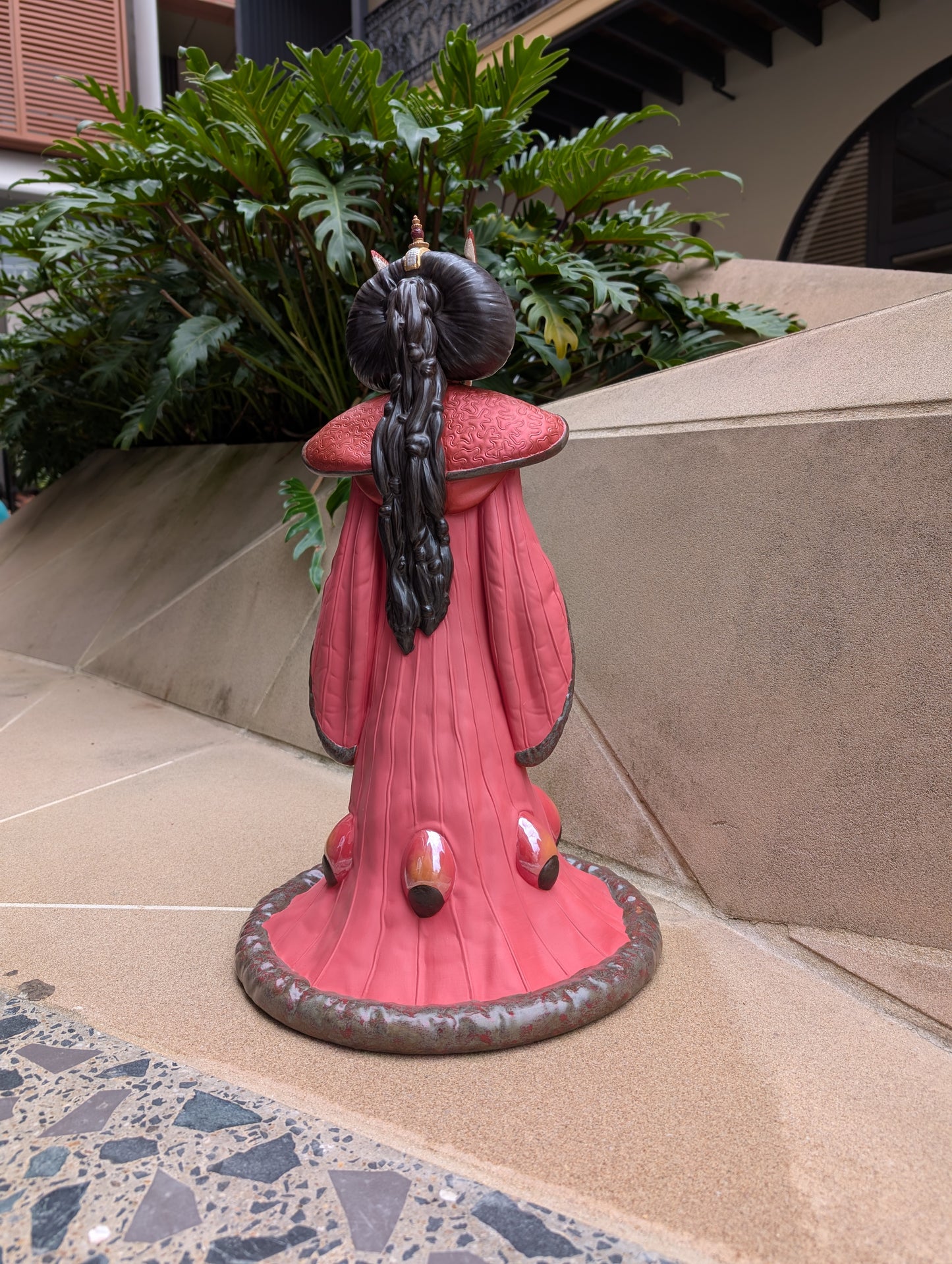 Lladró Official Queen Amidala™ In The Throne Room Star Wars Limited Edition  FormFluentSydney Australia Formfluent
