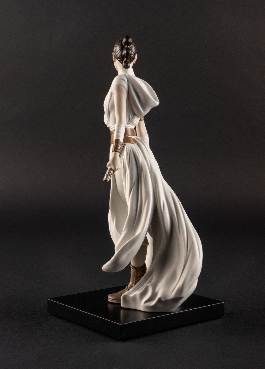 Lladró Official Rey™ Star Wars Figurine FormFluent