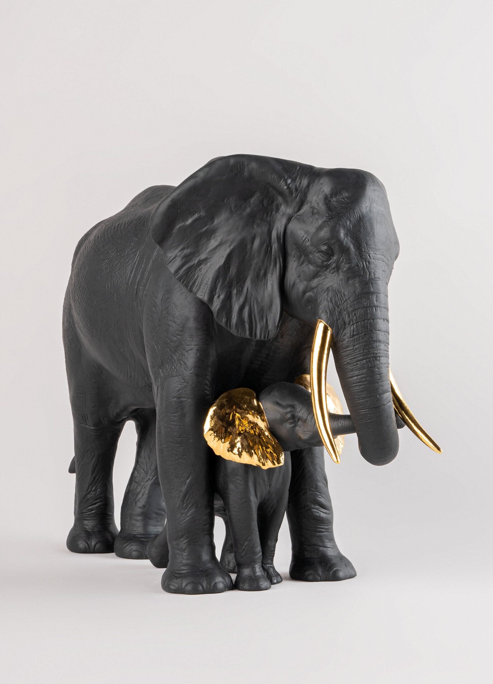 Lladró Bold Black Leading the Way Elephants Sculpture Limited Edition   FormFluent