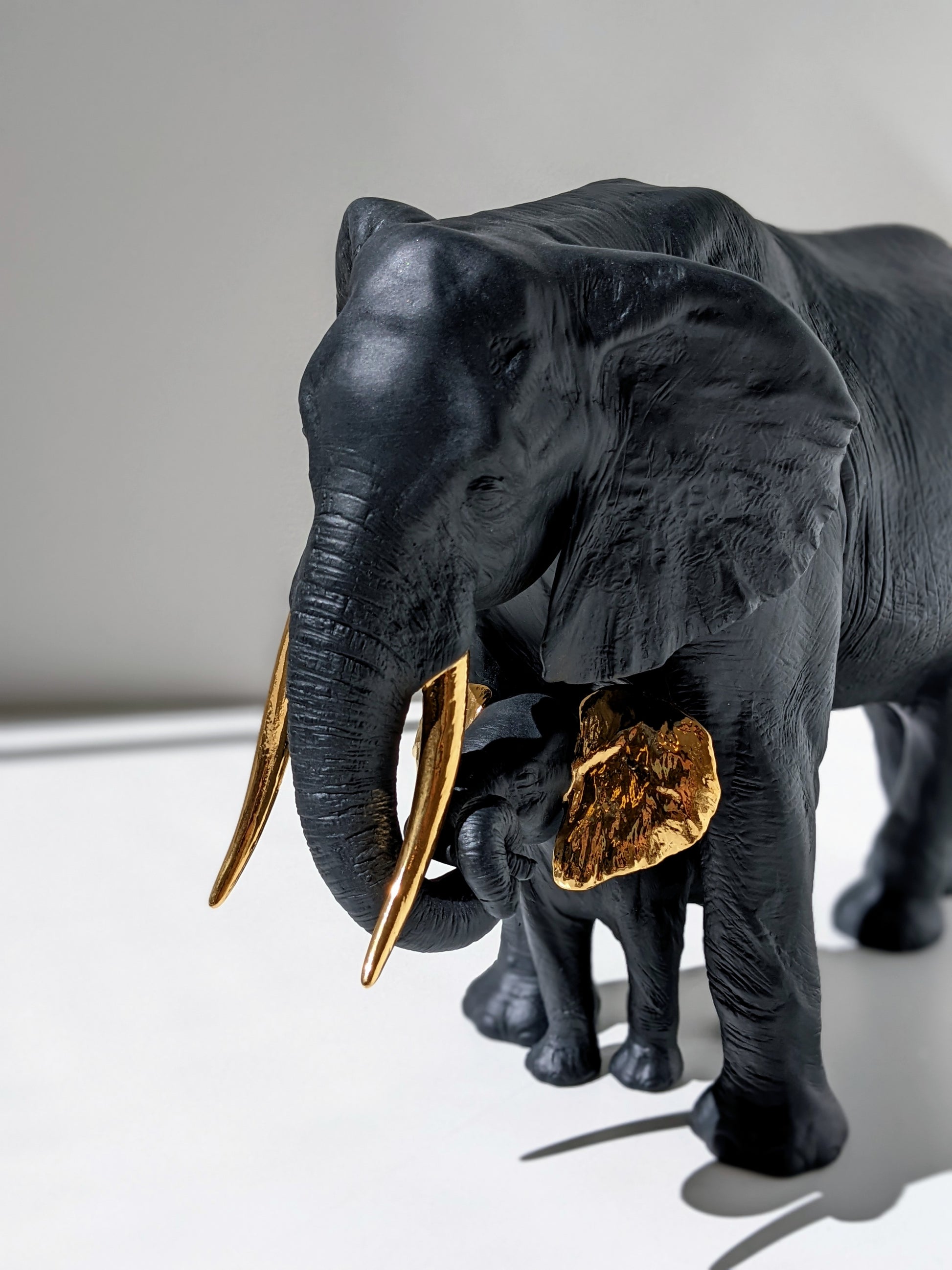 Lladró Bold Black Leading the Way Elephants Sculpture Limited Edition   FormFluent