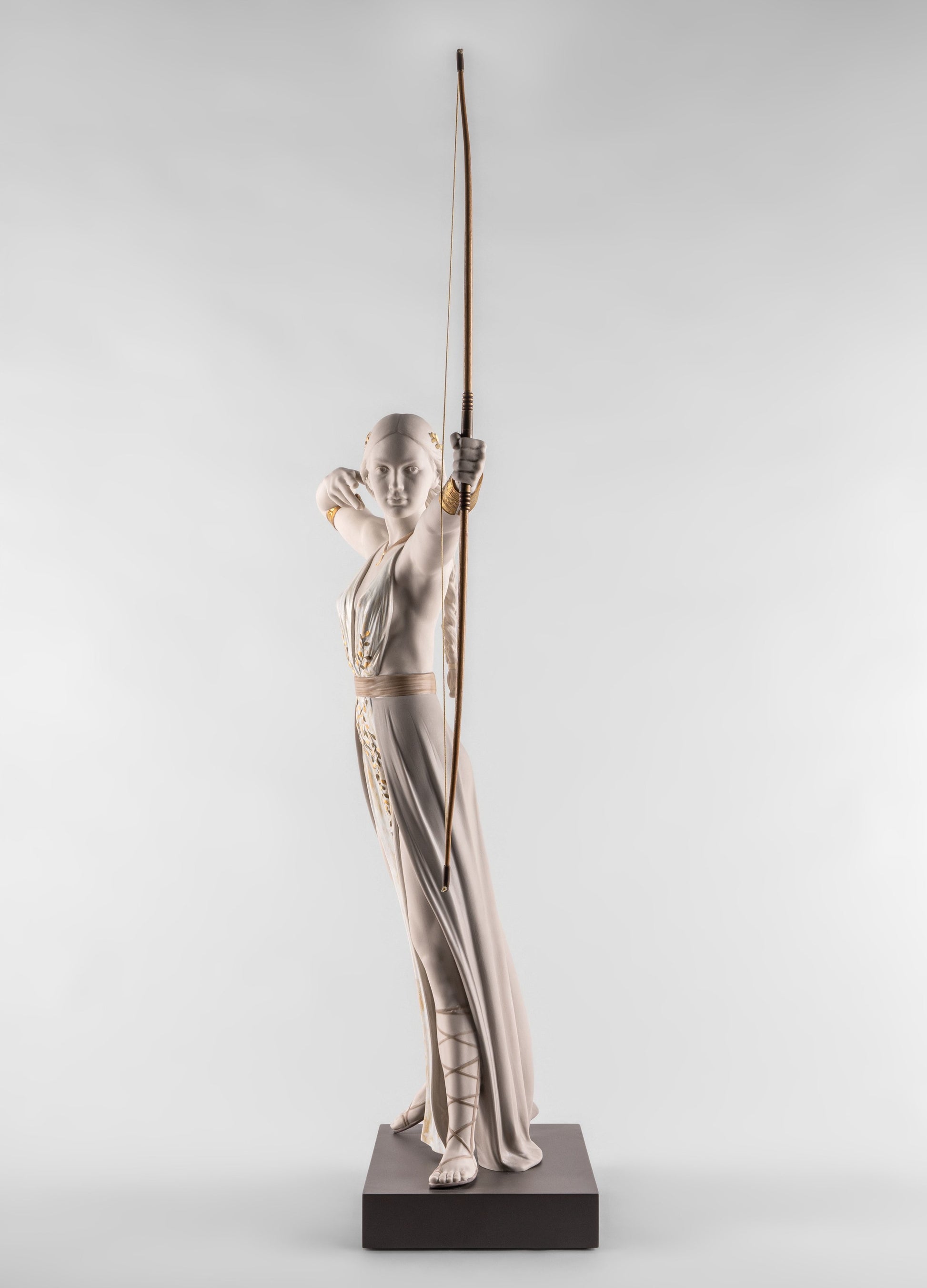 Lladró Diana / Artemis Sculpture   FormFluent