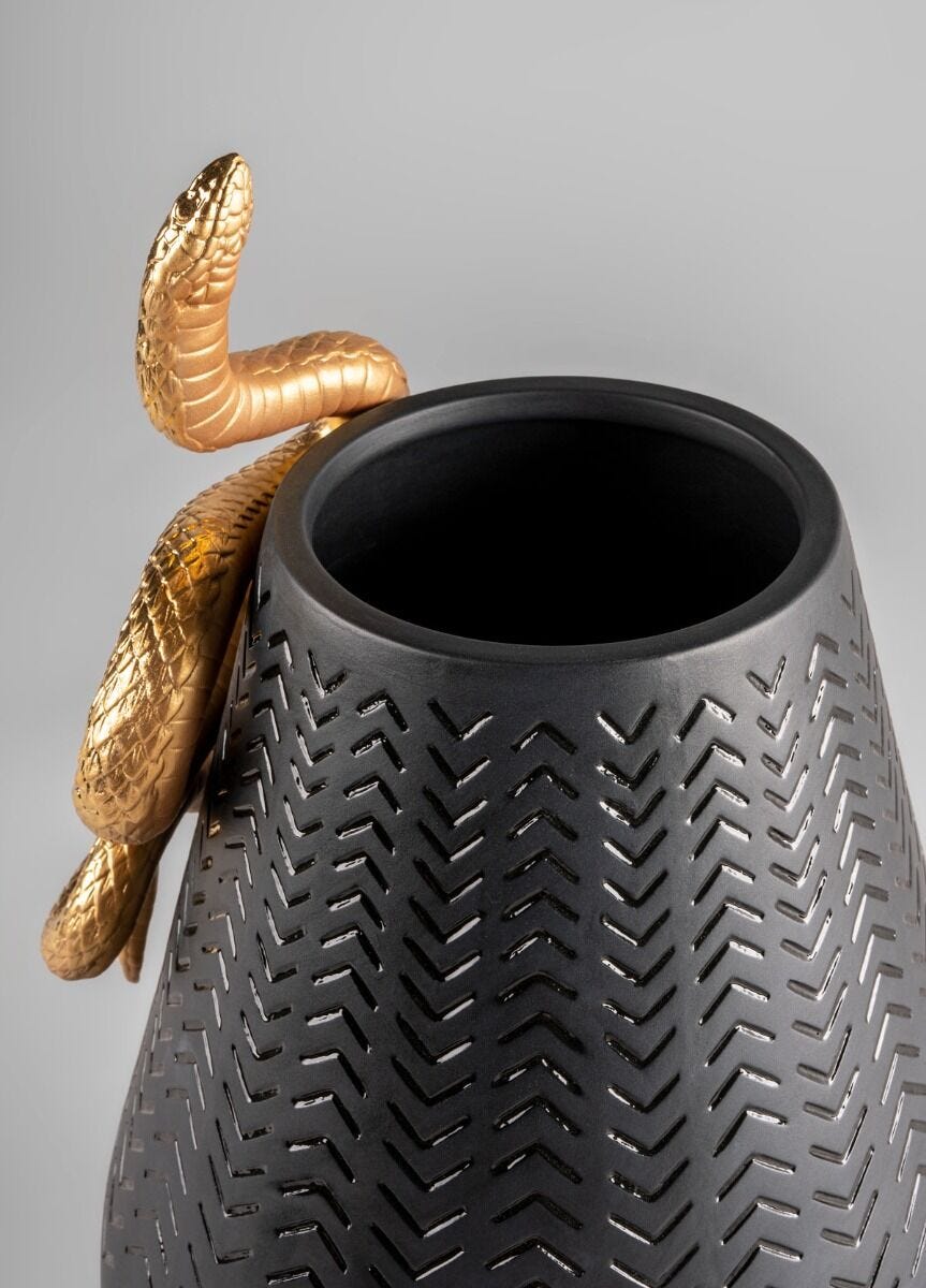 Lladró Snakes Vase FormFluent