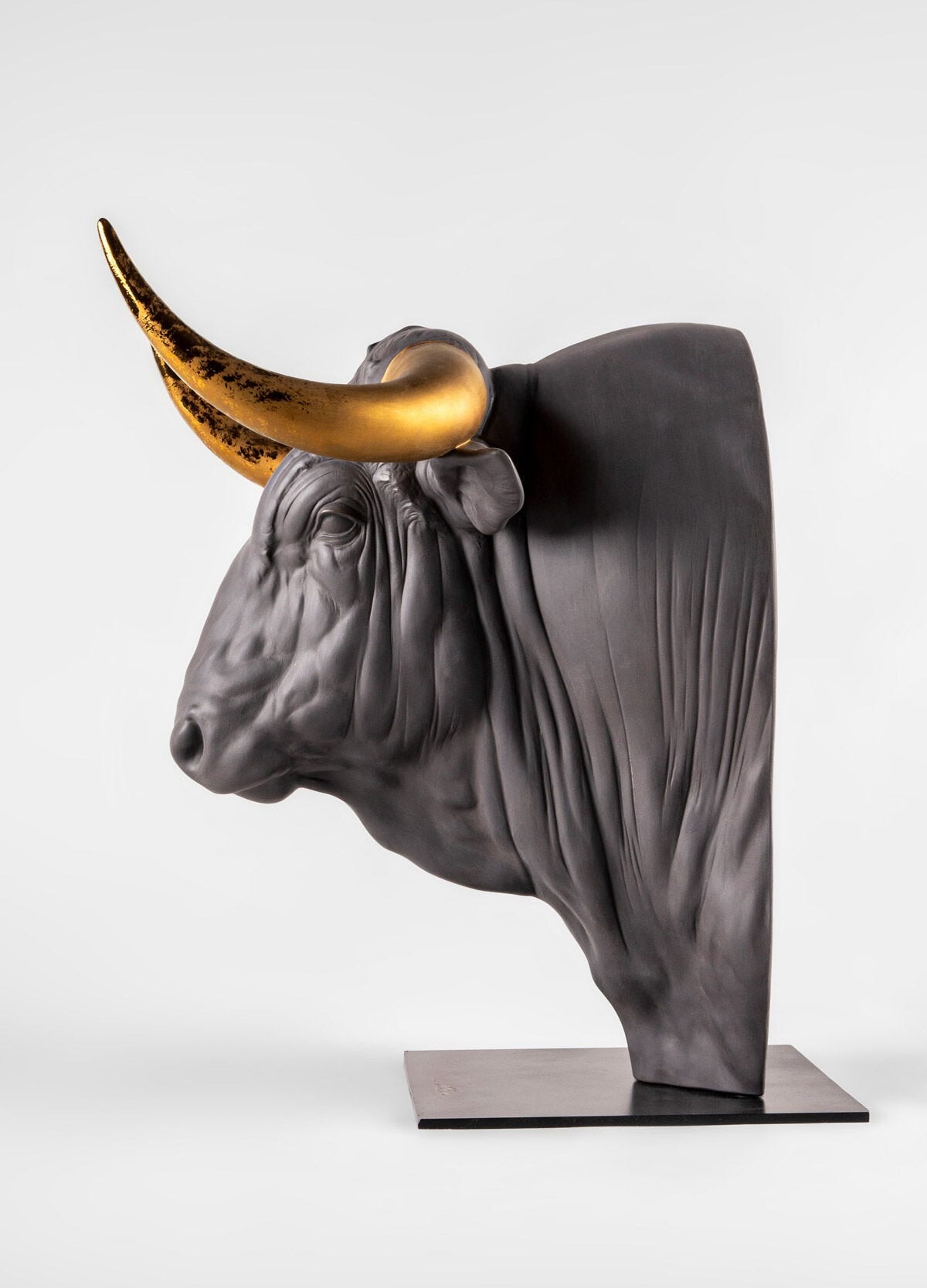 Lladró Taurus Sculpture FormFluent