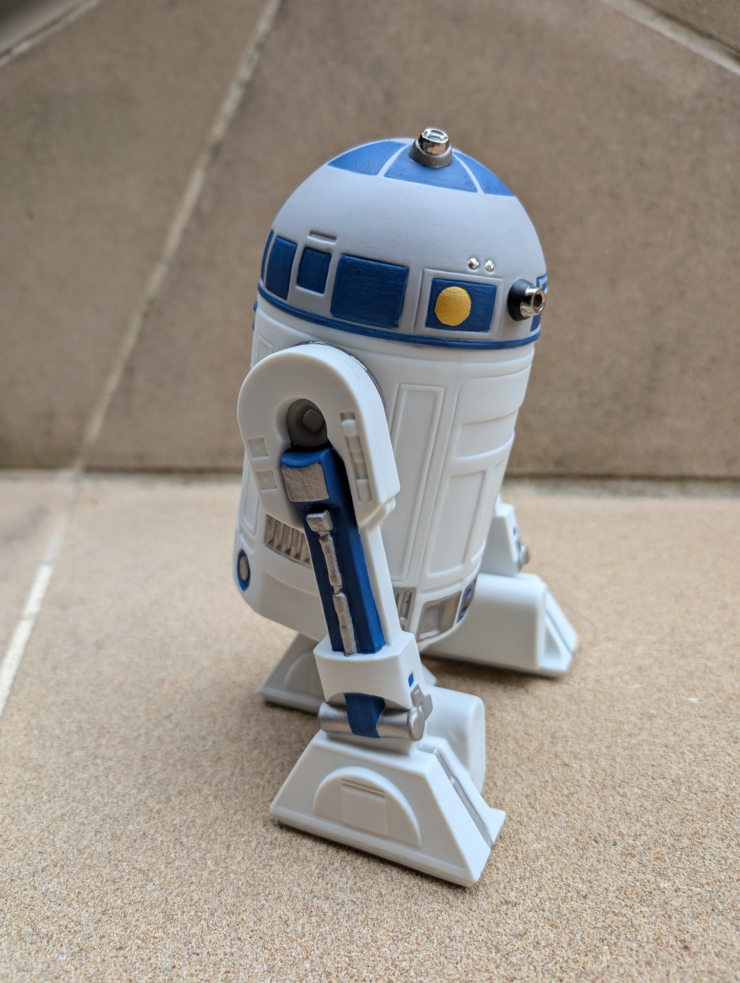 Lladró R2-D2™ Sculpture Sculpture FormFluent
