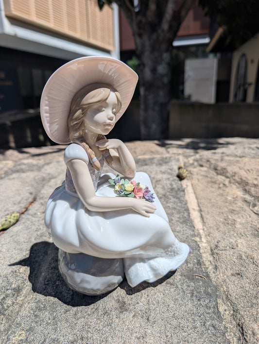 Buy Authentic Lladró Lladró Spring Has Come Girl Figurine Sculpture - FormFluent Sydney Australia