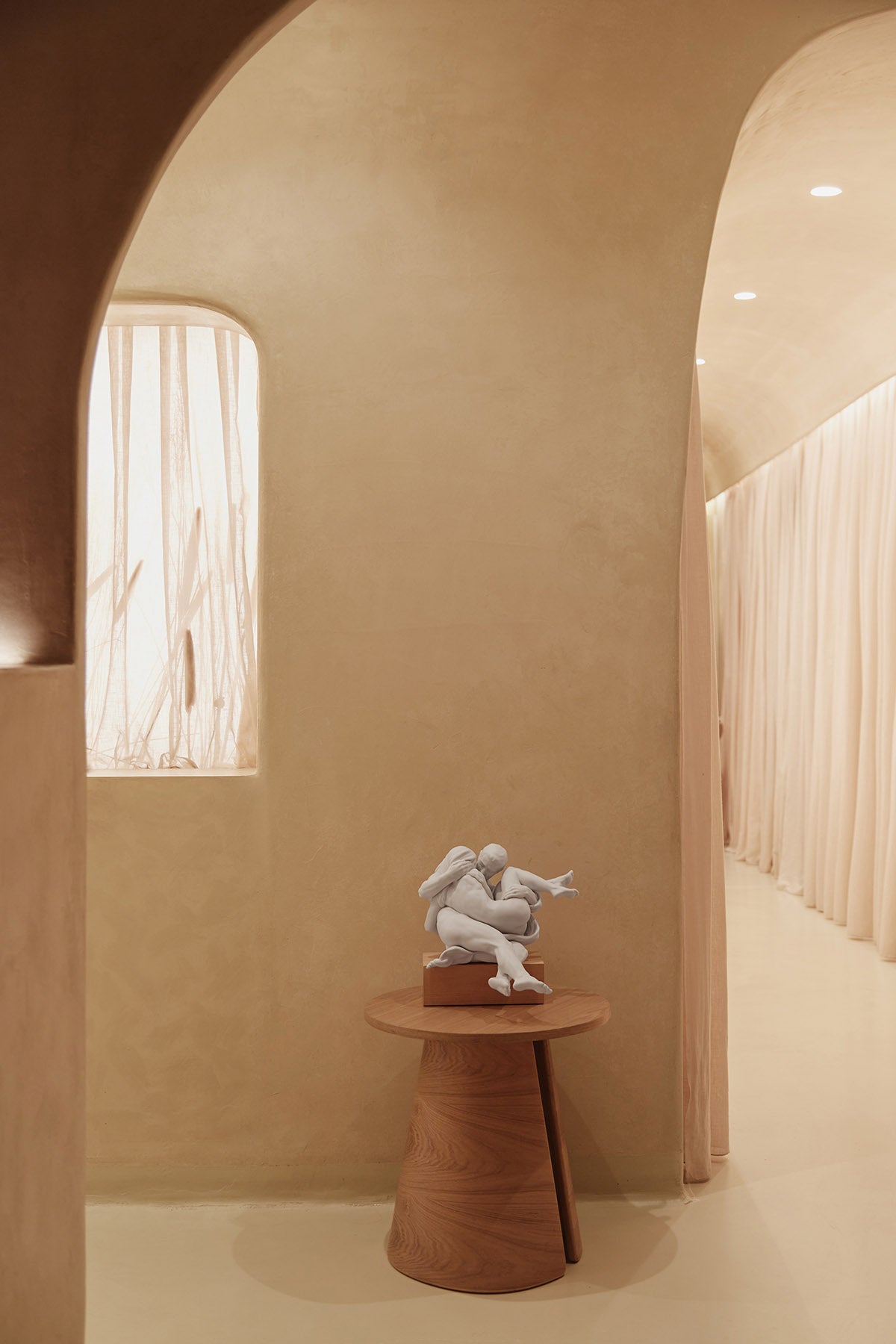 Lladró Together Couple Sculpture   FormFluent