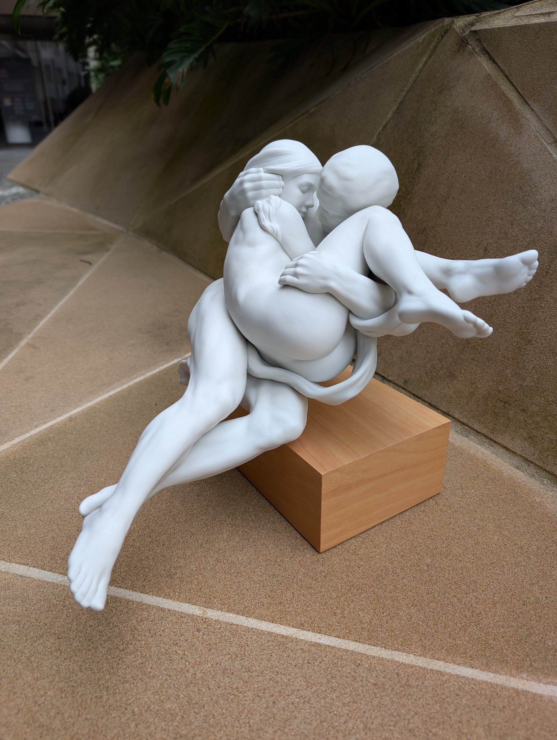 Buy Authentic Lladró Lladró Together Couple Sculpture  - FormFluent Sydney Australia