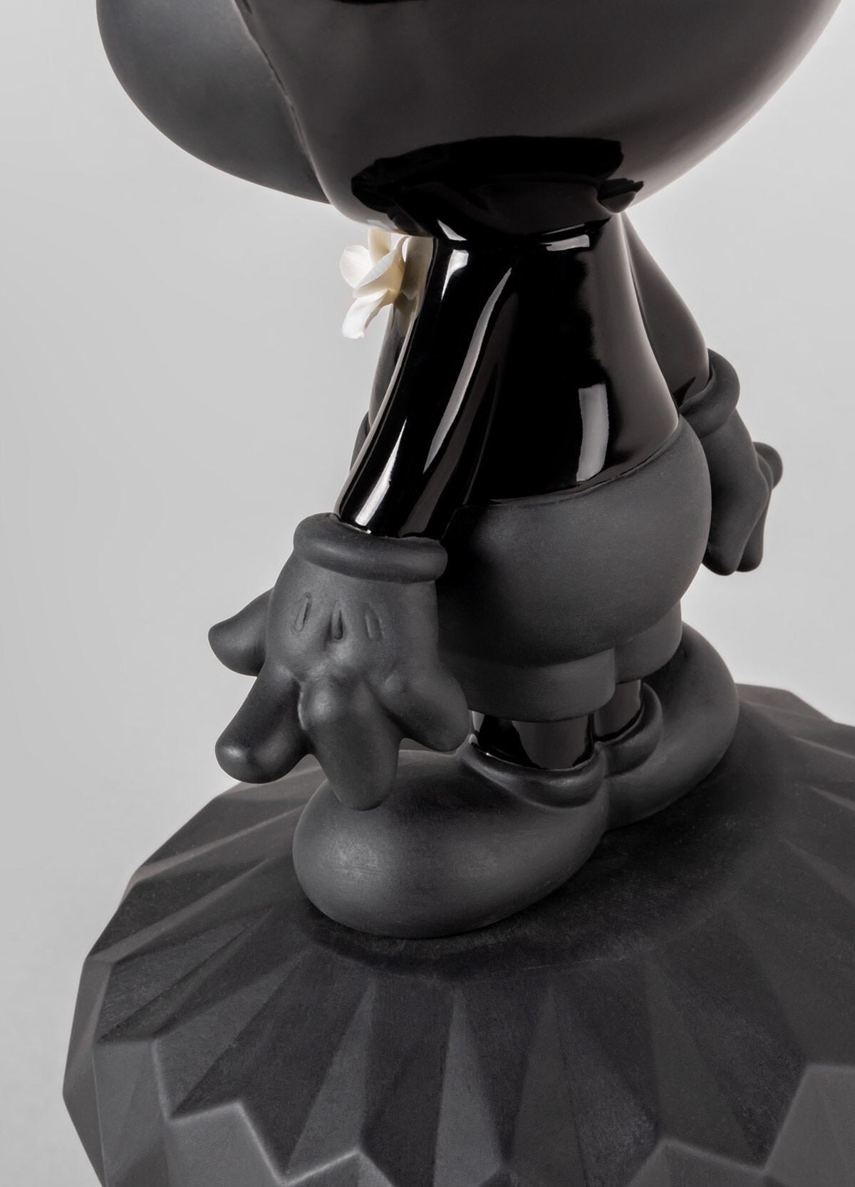 Lladró Mickey Total Black Sculpture Sculpture FormFluent