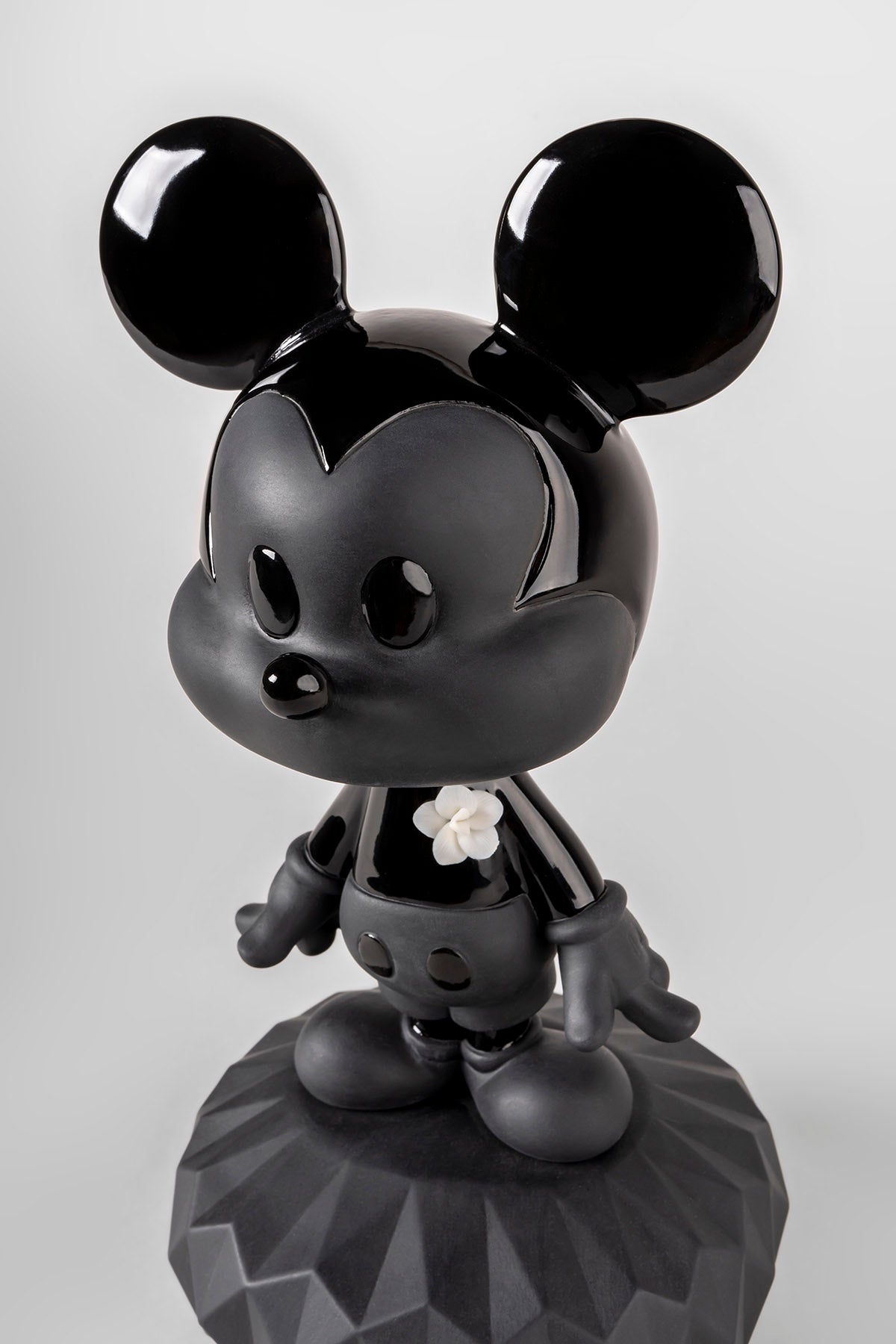 Lladró Mickey Total Black Sculpture Sculpture FormFluent