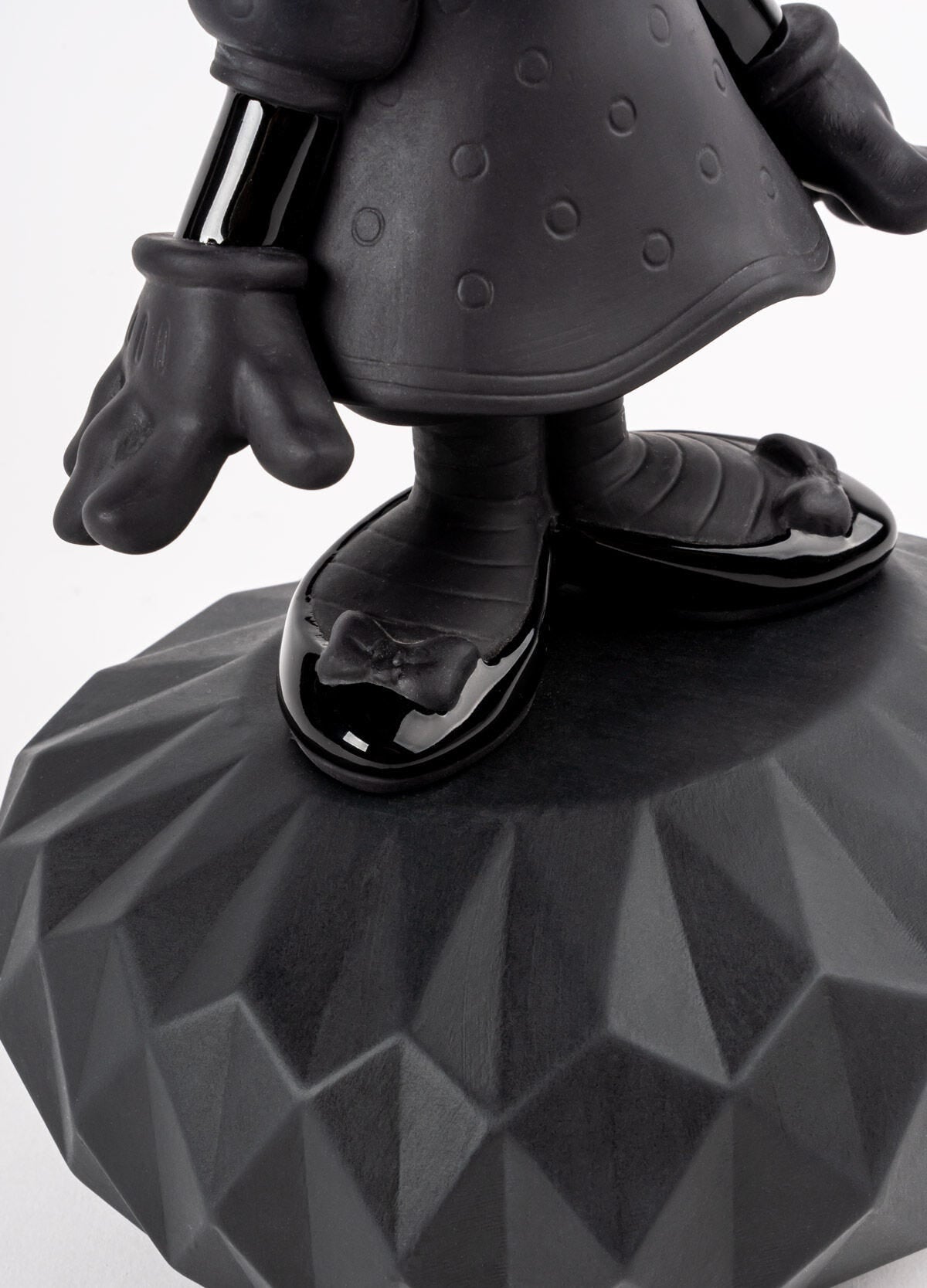 Buy Authentic Lladró Lladró Disney Minnie Total Black Sculpture Sculpture - FormFluent Sydney Australia