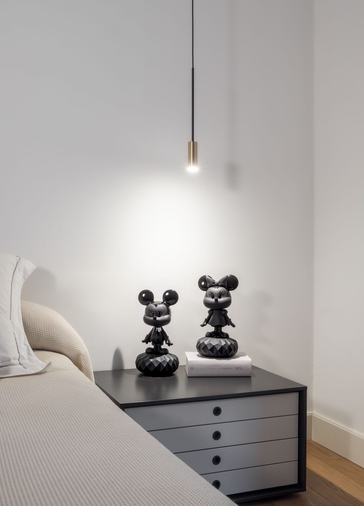 Buy Authentic Lladró Lladró Disney Minnie Total Black Sculpture Sculpture - FormFluent Sydney Australia